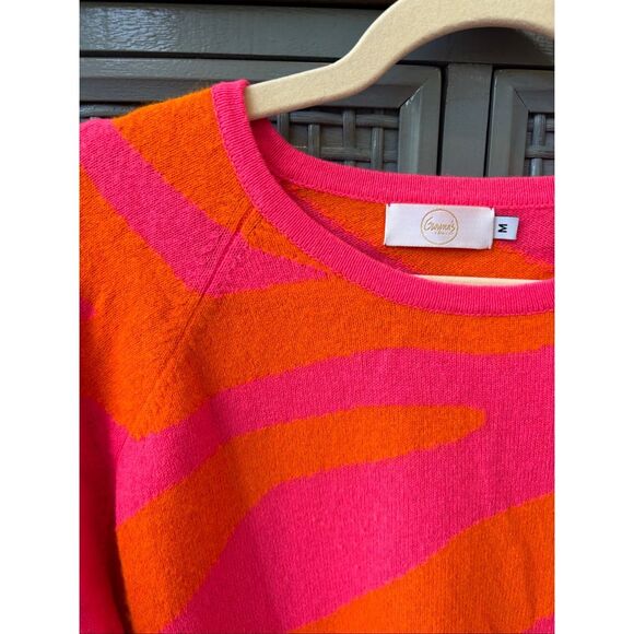 Nearly NEW 100% Cashmere magenta leopard sweater, Med $250 C38 - Picture 4 of 7
